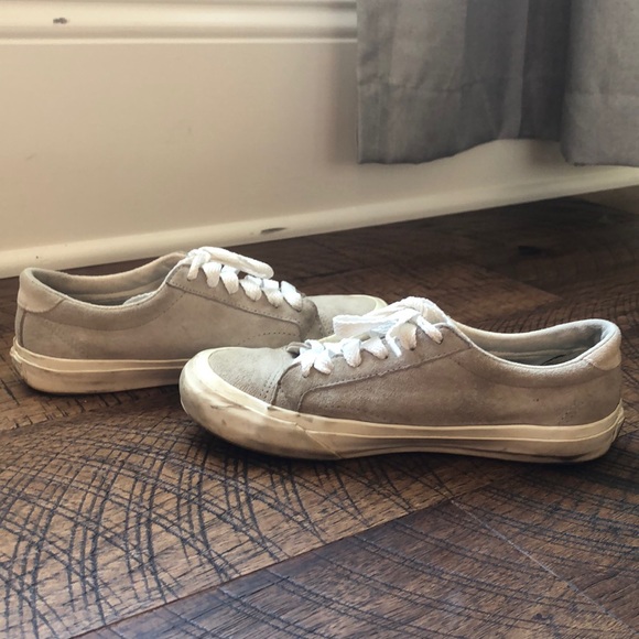 Shoes - Picture 3 of 4